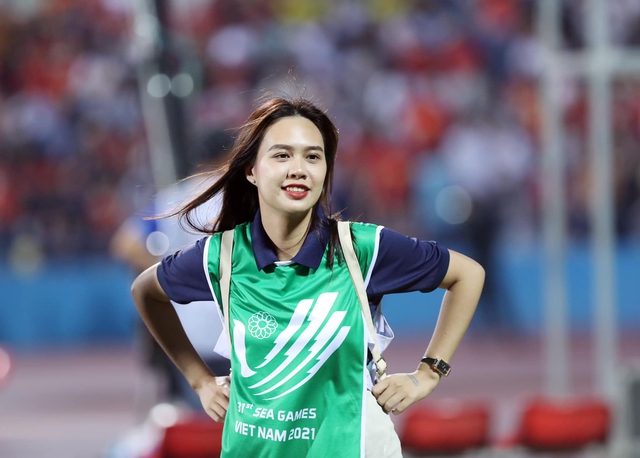 SEA Games vào mùa, dàn gái xinh có người mặc cả bikini khoe hình thể đi cổ vũ - Ảnh 8. SEA Games vào mùa, dàn gái xinh có người mặc cả bikini khoe hình thể đi cổ vũ - Ảnh 8.