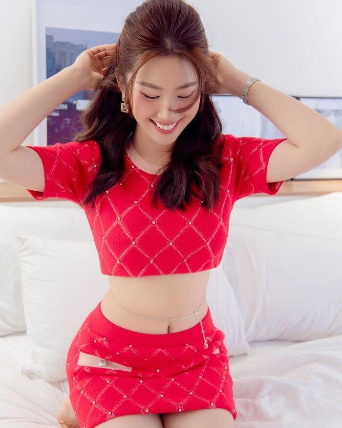 Jun Vũ nóng bỏng đồ bơi da báo, Bảo Anh hầm hố áo lưới - Ảnh 13. Jun Vũ nóng bỏng đồ bơi da báo, Bảo Anh hầm hố áo lưới - Ảnh 13.