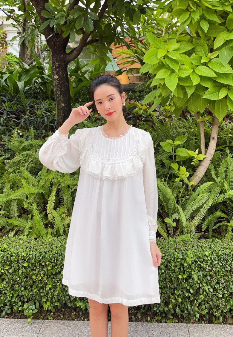 Cô giáo Midu diện đồ đi chùa, kín đáo mà vẫn đẹp lạ lùng - Ảnh 7. Cô giáo Midu diện đồ đi chùa, kín đáo mà vẫn đẹp lạ lùng - Ảnh 7.