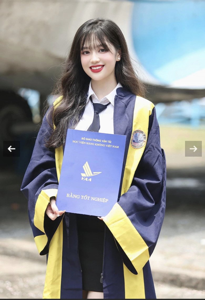 Diện đồng phục tốt nghiệp, nữ sinh hàng không vẫn xinh đẹp như hoa hậu - Ảnh 1. Diện đồng phục tốt nghiệp, nữ sinh hàng không vẫn xinh đẹp như hoa hậu - Ảnh 1.