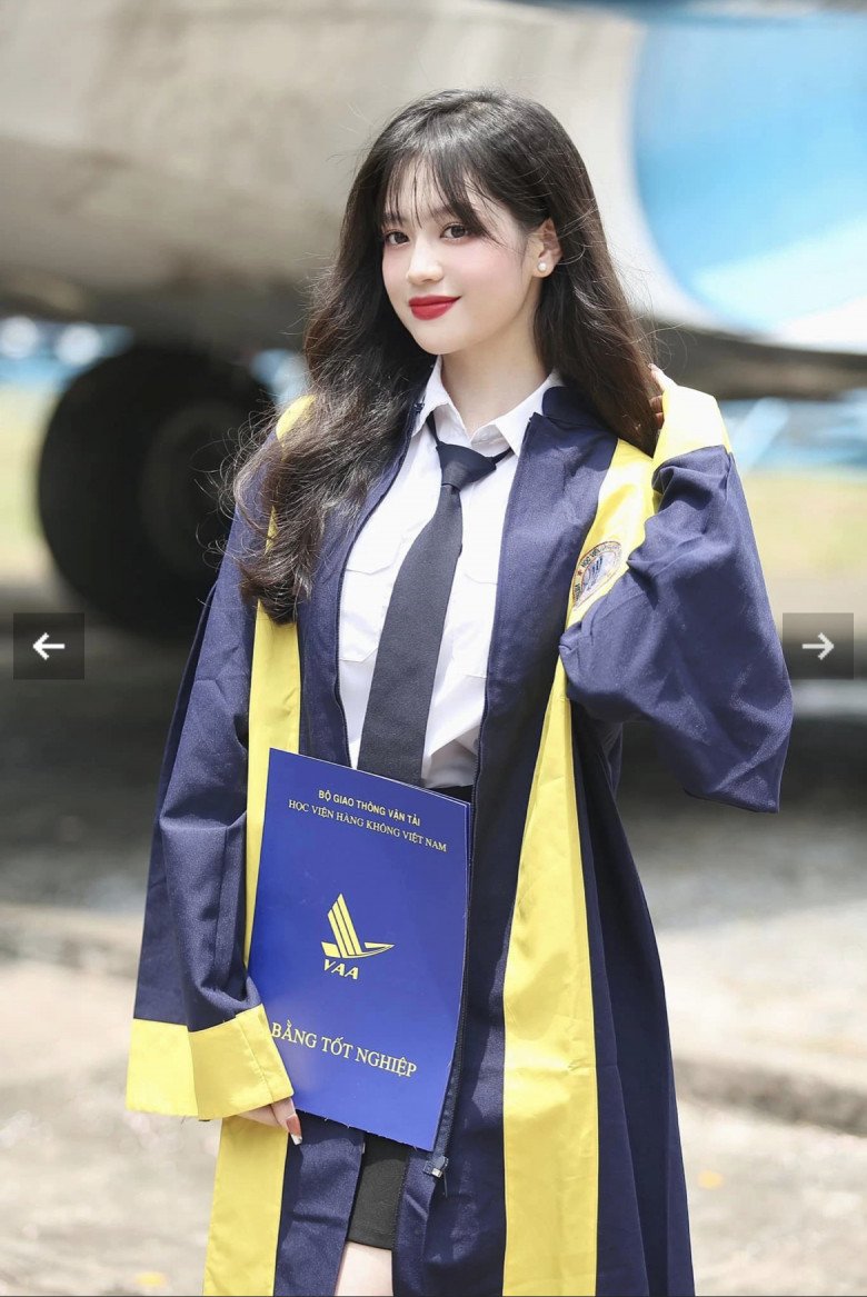 Diện đồng phục tốt nghiệp, nữ sinh hàng không vẫn xinh đẹp như hoa hậu - Ảnh 4. Diện đồng phục tốt nghiệp, nữ sinh hàng không vẫn xinh đẹp như hoa hậu - Ảnh 4.