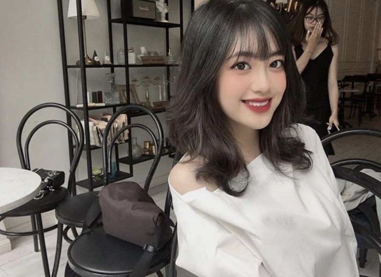 Diện đồng phục tốt nghiệp, nữ sinh hàng không vẫn xinh đẹp như hoa hậu - Ảnh 13. Diện đồng phục tốt nghiệp, nữ sinh hàng không vẫn xinh đẹp như hoa hậu - Ảnh 13.