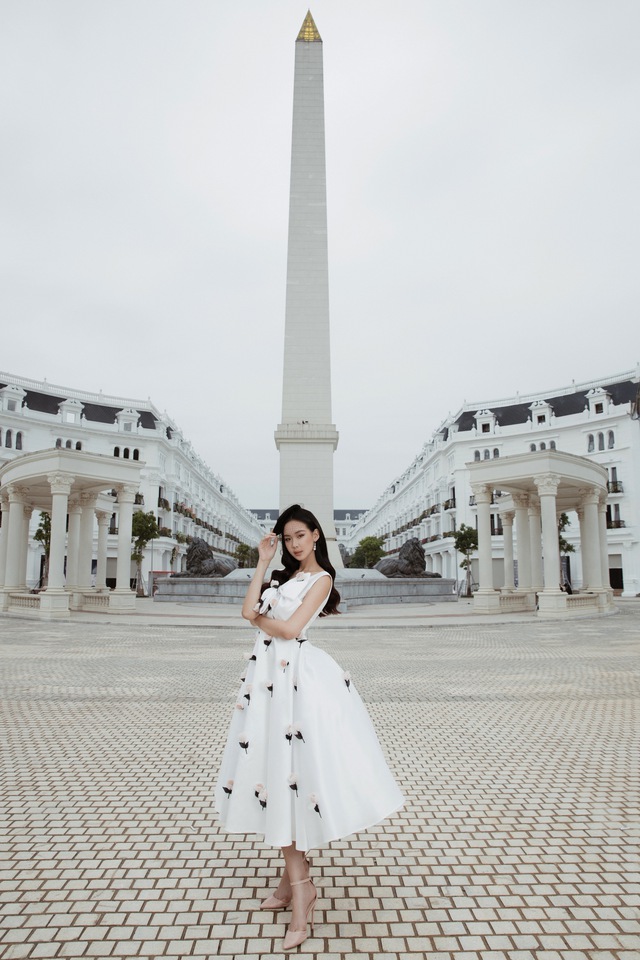 Lương Thùy Linh 1m78 ra sao khi chung khung hình với 'người khổng lồ' 1m85 Lê Nguyễn Bảo Ngọc? - Ảnh 9. Lương Thùy Linh 1m78 ra sao khi chung khung hình với 'người khổng lồ' 1m85 Lê Nguyễn Bảo Ngọc? - Ảnh 9.